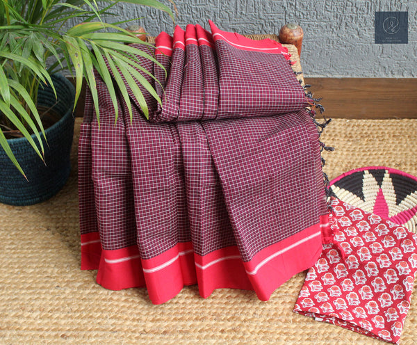 Maroon Patteda Anchu Cotton Saree With Red Borders